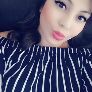 Meet your Posher, Casandra